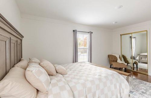 Bedford Apartment | Cozy 3 Bedroom House Near DFW