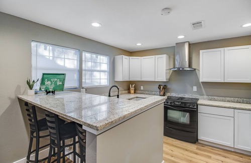Gulfport House | Cozy 3-bedroom house with a bathroom in every room. 2 minutes from the beach!