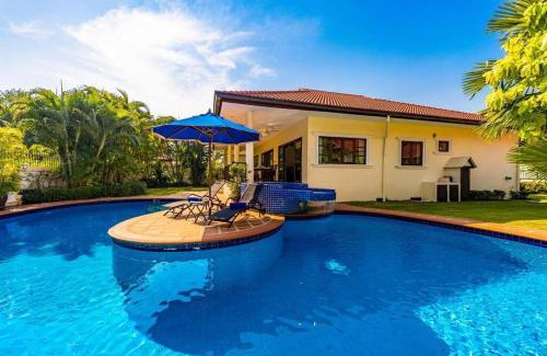 Nong Kae Villa | Cozy 3 Bedroom Pool Villa Close to Town CV3L