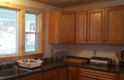 North Troy House | Cozy 3 Bedroom Townhouse near Jay Peak - Newly Renovated