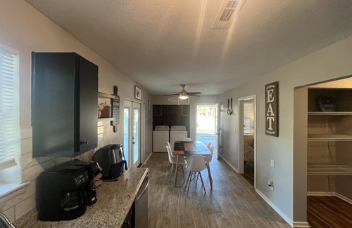 Burton House | Cozy 3 bedrooms /close to marines bases /pet friendly /big yard /