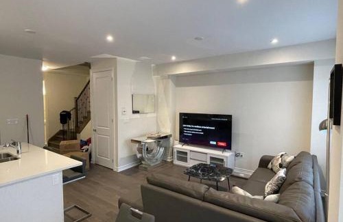 Thorold Apartment | Cozy 3-Bedrooms T-Home #Niagara
