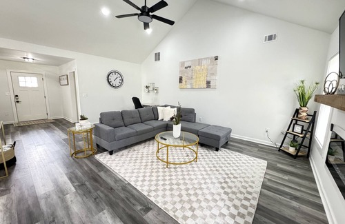 Loganville House | Cozy 3 BR House With Yard Near Tribble Mill Park