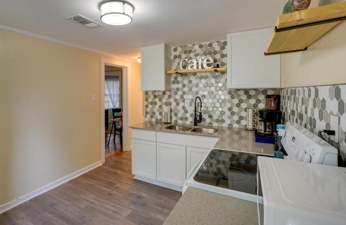 Gulfport House | Cozy 3 Oaks Cottage in Gulfport Close to Beach!