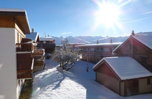 Jeux Apartment | Cozy 3-Room Apartment for 6 with Balcony in Alpe d'Huez, Near Lifts and Shops