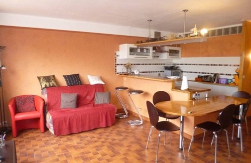 Banyuls-sur-Mer Apartment | Cozy 3-Room Apt for 6 near Port - Parking, WiFi, TV - Pet Friendly