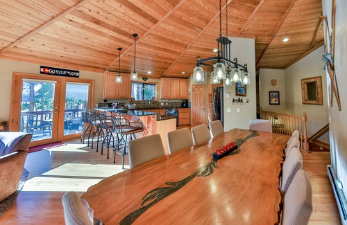 Fraser House | COZY 3500 sqft, 5 big bedrooms, 3 baths on only 2 floors, 4 miles to Winter Park