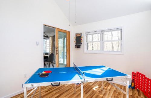 East Stroudsburg House | Cozy 3BD 2Minutes from Beach