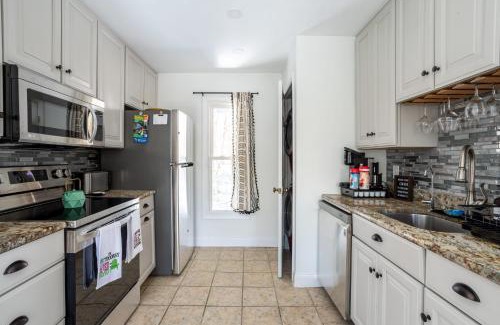 East Stroudsburg House | Cozy 3BD 2Minutes from Beach