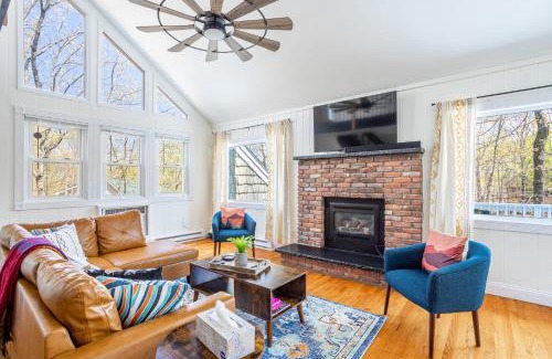 East Stroudsburg House | Cozy 3BD 2Minutes from Beach