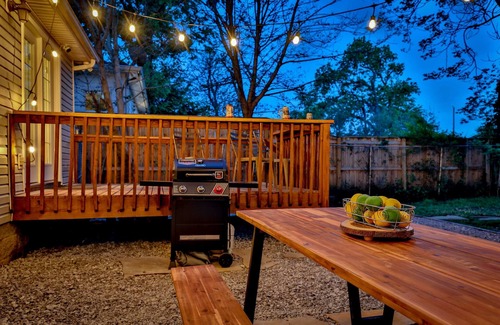 North Nashville House | Cozy 3BD Retreat w/Fire Pit & Porch Swing, Near DT