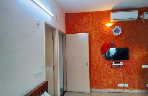 Kodambakkam Apartment | Cozy 3BHK - Heart of Vadapalani in Gated Community
