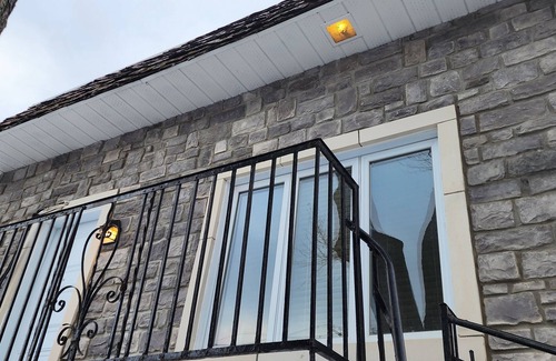 Lachine Apartment | Cozy 3BR Apartement, 15m Downtown, 10m Airport, Quiet neighborhood Very walkable