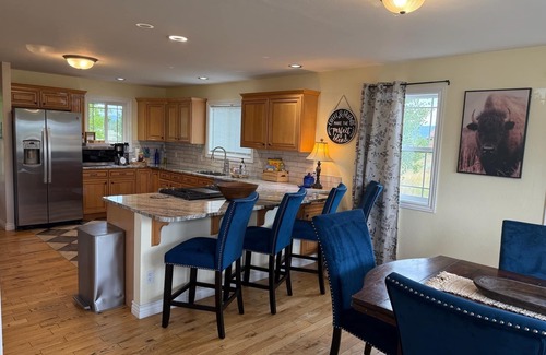 Donnelly House | Cozy 3BR Cabin Peaceful Views Near McCall, Tamarack, & Hot Springs