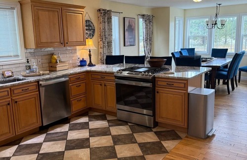 Donnelly House | Cozy 3BR Cabin Peaceful Views Near McCall, Tamarack, & Hot Springs