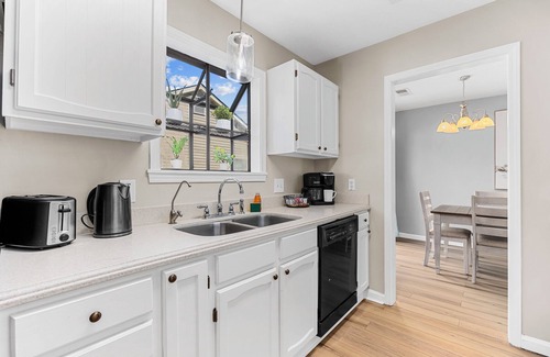Crescent Beach House | Cozy 3BR Cottage in NMB