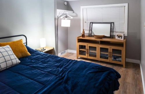 Hillsdale House | Cozy 3BR Haven