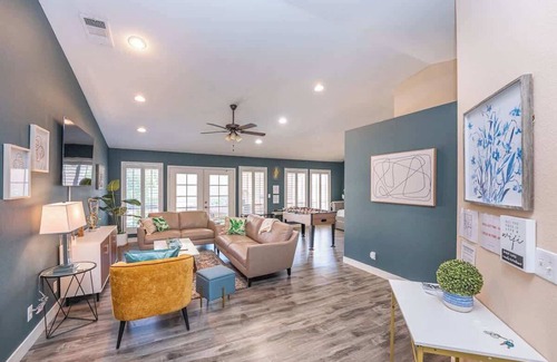 Green Valley House | Cozy 3BR Home with spa & pool - 9 Mi to LV Strip!
