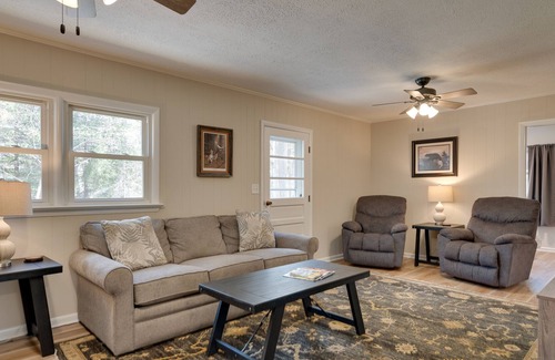 Lyndhurst Cabin | Cozy 3BR Mtn Cabin~newly updated w/woodstove