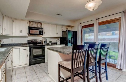 Morgantown House | Cozy 3BR Townhome-short walk to stadium & hospital