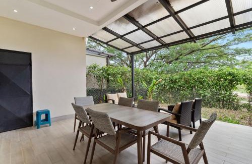 Villarreal House | Cozy 3BR Townhouse Near Tamarindo-2 Pool&More