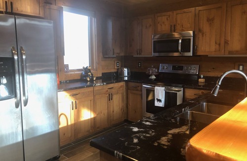 Boyne City Cabin | Cozy 4 BDR Log Cabin at Boyne Mountain