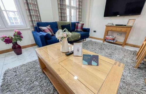 City of Westminster Apartment | Cozy 4 Bed 2 Bath flat with AC in Marylebone , Paddington , Hyde Park