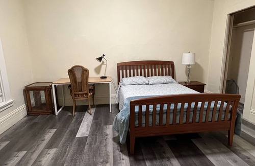 South Berkeley House | Cozy 4 bedroom/2 bath residential home in Berkeley