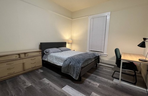 South Berkeley House | Cozy 4 bedroom/2 bath residential home in Berkeley