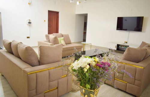 Nakuru County Apartment | Cozy 4 bedroom all master ensuite furnished retreat with garden in Nakuru, Kenya