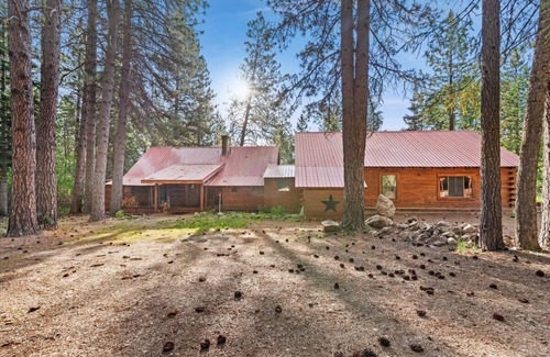 Garden Valley Cabin | Cozy 4-bedroom cabin with WiFi, AC in charming Garden Valley