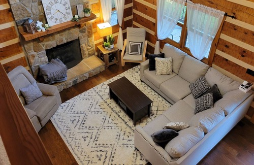 Broad Run Cabin | Cozy 4 Bedroom Cabin in Broad Run