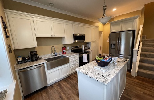 Madison House | Cozy 4-bedroom house in enjoyable Madison fast reliable WiFi