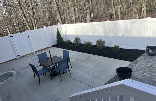 Centereach House | Cozy 4-bedroom house with AC and WiFi in Centereach, New York.