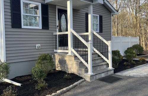 Centereach House | Cozy 4-bedroom house with AC and WiFi in Centereach, New York.