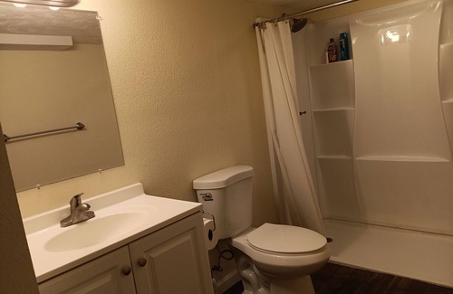 Omaha House | Cozy 4-bedroom house with WiFi, AC in lovely Omaha