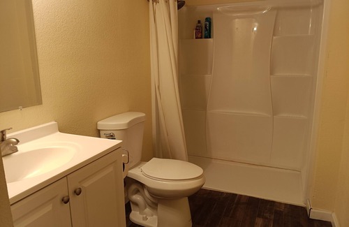 Omaha House | Cozy 4-bedroom house with WiFi, AC in lovely Omaha