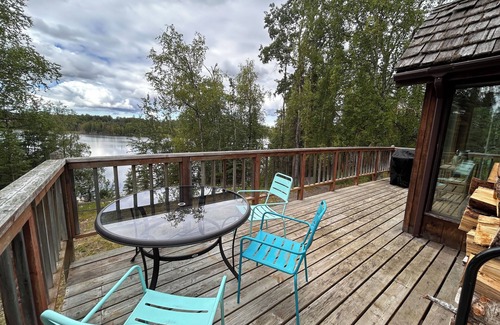 Soldotna House | Cozy 4-bedroom lake front house with WiFi between Sterling and Soldotna