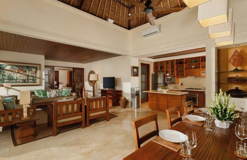 Jimbaran Bay Villa | Cozy, 4 Bedroom Villa Walk to Jimbaran Beach