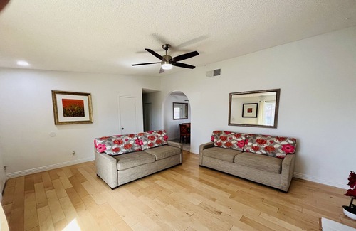 Las Vegas House | Cozy 4-bedrooms home with indoor fireplace