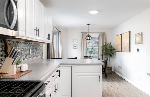 South Bend House | Cozy 4BR 3BA Home 1.2 Mi Walk to ND