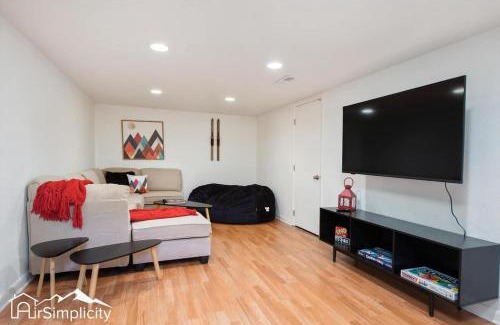 Westminster House | Cozy 4br Retreat W Arcade & Outdoor Space