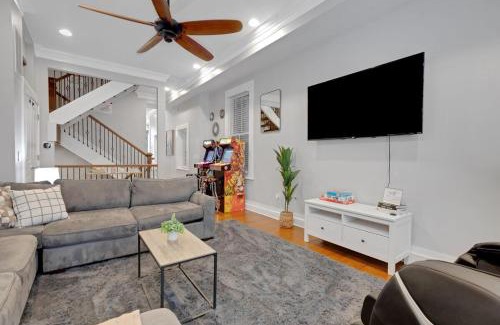 Over-the-Rhine House | Cozy 4BR w Massage Chair Arcade Heated Floor