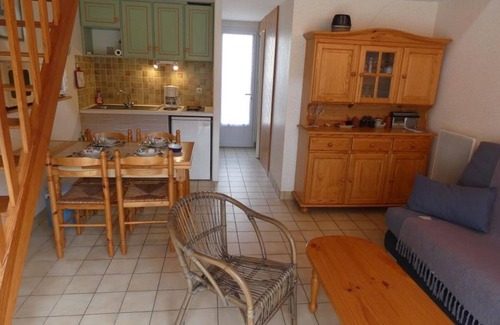 Notre-Dame-de-Monts House | Cozy 5-Person Holiday Home, Close to Beach & Shops - Pet Friendly, Terrace, Parking