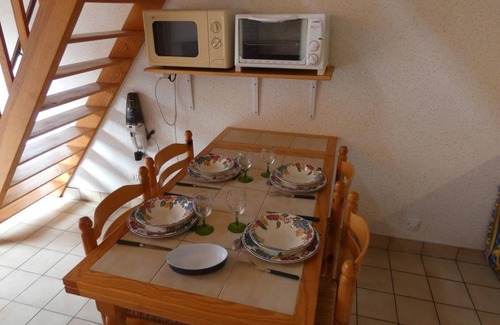 Notre-Dame-de-Monts House | Cozy 5-Person Holiday Home, Close to Beach & Shops - Pet Friendly, Terrace, Parking