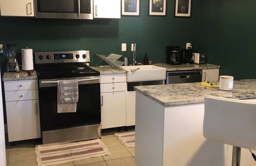 Steubenville House | Cozy 5Bd+/2Ba House- 7 min from everything local -30 min PITT