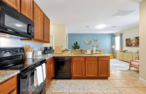 Veranda Palms House | Cozy 5BD Stay - Pool & BBQ- Close to Disney