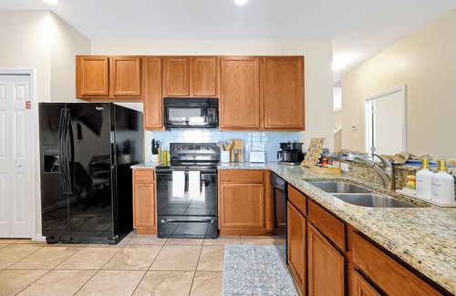 Veranda Palms House | Cozy 5BD Stay - Pool & BBQ- Close to Disney
