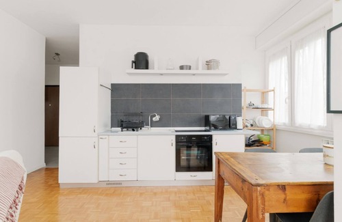 Barona Apartment | Cozy 78 sqm apartment, able to accommodate up to 4 people, located on the first floor of a building with lift.The property is located 650m from the Famagosta stop of the green metro line M2, which allows you to reach Piazza Duomo, Central Station and Gar