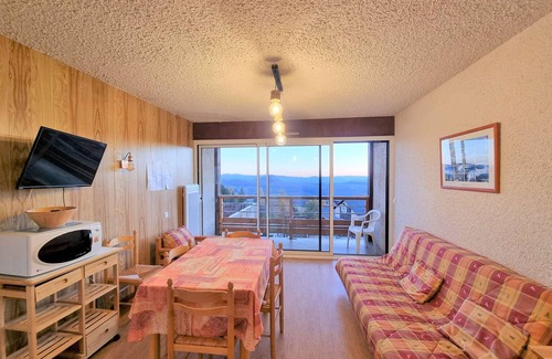 Saint-Michel-de-Chaillol Apartment | Cozy apartment for 7 with balcony, WiFi, parking, and pets allowed in Saint-Michel-de-Chaillol